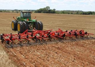 Radličkové podmítače Kuhn Chisel 4000-25W