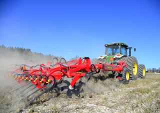Radličkové podmítače Väderstad Swift 560