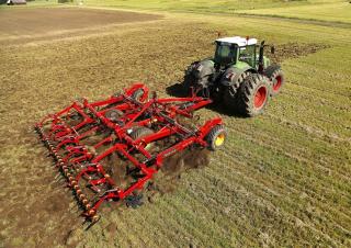 Radličkové podmítače Väderstad Swift 640