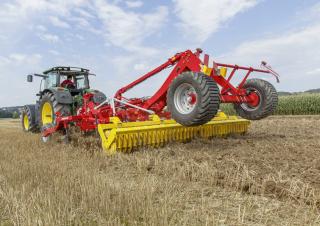 Radličkové podmítače Pöttinger Synkro 4030 T