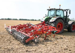 Radličkové podmítače Kverneland Turbo 8000 i-Tiller 