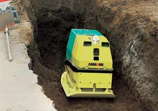 Vibrační desky Reverzní vibrační desky Ammann APH 1000 TC