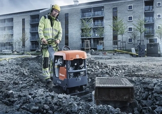Vibrační desky Reverzní vibrační desky Husqvarna LG 204