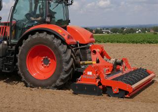 Rotační brány Kubota PH3301