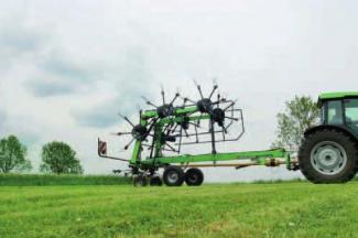 Rotační obraceče DEUTZ-FAHR CoM 8331