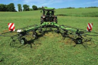 Rotační obraceče DEUTZ-FAHR CoM 8331