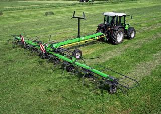Rotační obraceče DEUTZ-FAHR CoM 6822