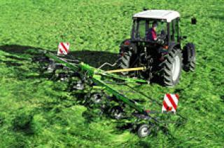 Rotační obraceče DEUTZ-FAHR CoM 8331