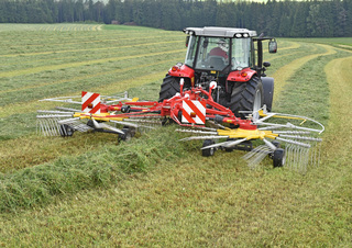 Rotační shrnovače Pöttinger Top 612 C