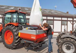 Technologie kejdy a hnoje Rozmetadla průmyslových hnojiv Kubota DSM 1100 hydr.