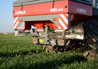 Technologie kejdy a hnoje Rozmetadla průmyslových hnojiv Unia MXL 1600 Premium 