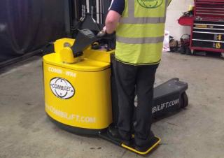 Regalové zakladače Ruční paletové vozíky Combi-Lift Combi WR4 1500