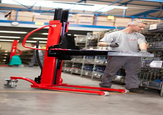 Regalové zakladače Ruční paletové vozíky Manitou Kleos HM 1000 S16