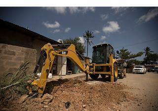 Rypadlo-nakladače Caterpillar 426F2