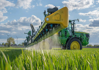 Samojízdné postřikovače John Deere R4150i