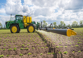 Samojízdné postřikovače John Deere R4150i 