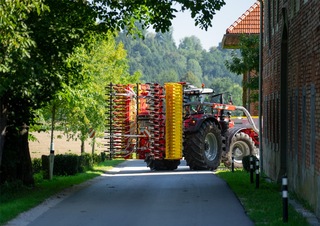 Secí stroje Pöttinger Aerosem 6002 FDD 