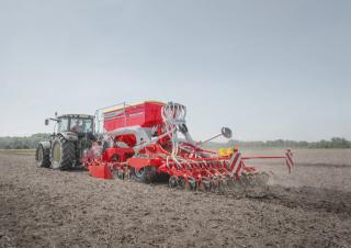 Secí stroje Pöttinger Terrasem R 4 fertilizer