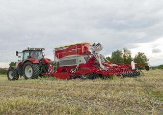 Secí stroje Pöttinger Terrasem R 4 fertilizer