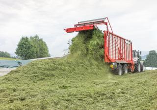 Silážní přívěsy Pöttinger Jumbo 6020 D
