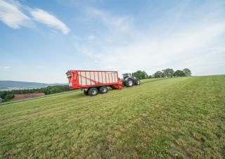 Silážní přívěsy Pöttinger Jumbo 6020 D