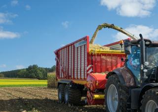 Silážní přívěsy Pöttinger Jumbo 7220 D