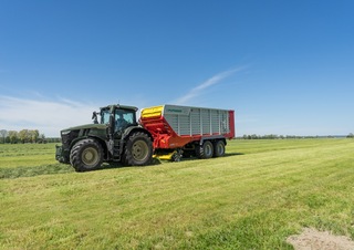Silážní přívěsy Pöttinger Jumbo 7450 DB