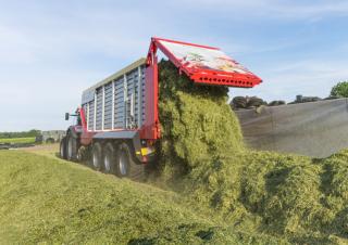 Silážní přívěsy Pöttinger Jumbo 7520 DB