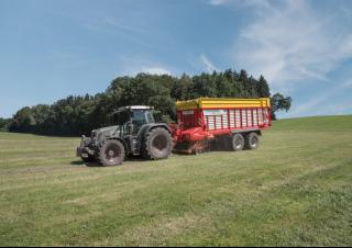 Silážní přívěsy Pöttinger Torro 7010 D 