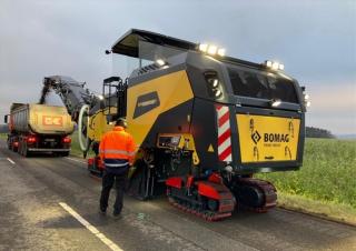 Silniční frézy Bomag BM 2200/65