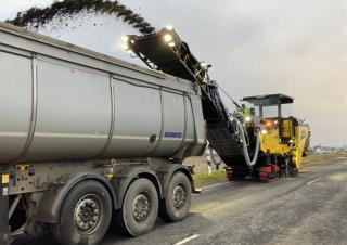 Silniční frézy Bomag BM 2200/65