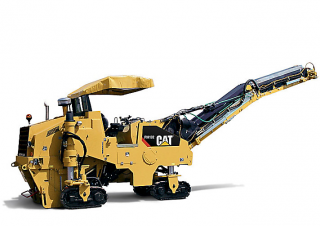 Silniční frézy Caterpillar PM102