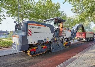 Silniční frézy Wirtgen W 220 Fi