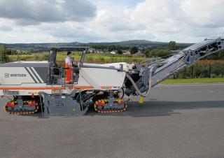 Silniční frézy Wirtgen W 220 i