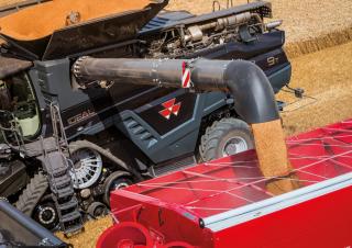 Sklízecí mlátičky Massey Ferguson Ideal 9 T