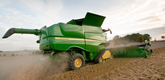 Sklízecí mlátičky John Deere S 690 HM