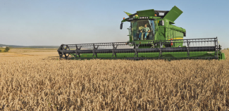 Sklízecí mlátičky John Deere S 690 HM