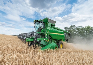 Sklízecí mlátičky John Deere T670 HM 