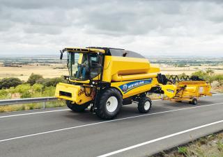 Sklízecí mlátičky New Holland TC5.90 ST5 