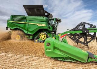 Sklízecí mlátičky John Deere X9 1000  