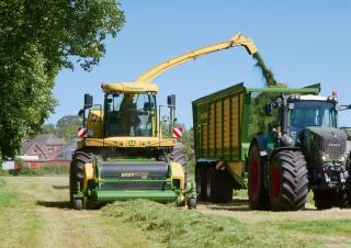 Sklízecí řezačky - pohon na 2 kola Krone BiG X 630