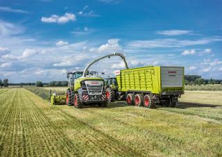 Sklízecí řezačky - pohon na 2 kola Claas Jaguar 990