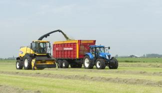 Sklízecí řezačky - pohon na 4 kola New Holland FR 500