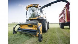 Sklízecí řezačky - pohon na 4 kola New Holland FR 500