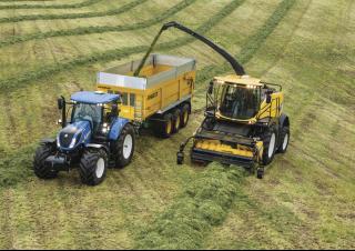 Sklízecí řezačky - pohon na 4 kola New Holland FR 550