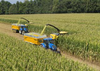 Sklízecí řezačky - pohon na 4 kola New Holland FR 550 