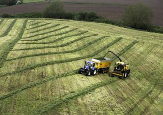 Sklízecí řezačky - pohon na 4 kola New Holland FR 650 