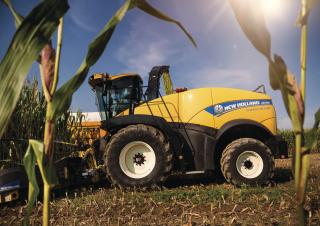 Sklízecí řezačky - pohon na 4 kola New Holland FR 780