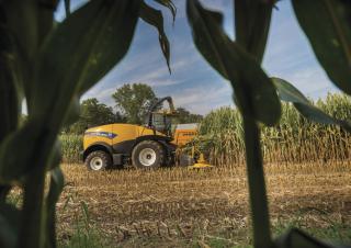Sklízecí řezačky - pohon na 4 kola New Holland FR 780