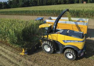 Sklízecí řezačky - pohon na 4 kola New Holland FR 780